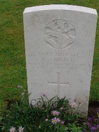 Etaples Military Cemetery - Thistle, Francis